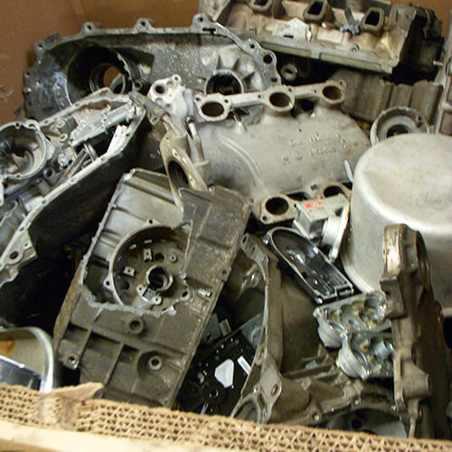 Pile of scarp auto parts